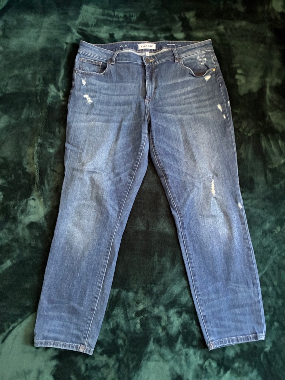 DL1961 Women’s Distressed Blue Davis Girlfriend Jeans